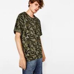 Zara Man Camo Print Short Sleeve Crewneck Sweatshirt
